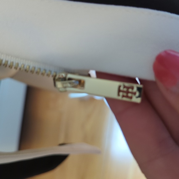 Dress - Picture 8 of 9